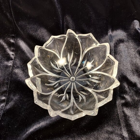 Marquis by Waterford Other - Marquis Waterford Crystal Bowl Christmas Poinsettia Candy Signed 5 Inch Diameter